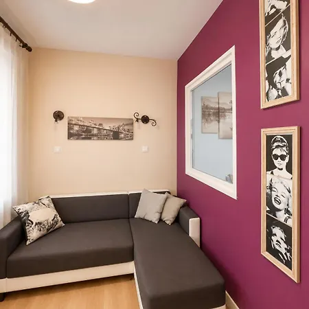 Privatunterkunft Privee Dans Maison Conviviale Avec Jardin Budget Abordable *